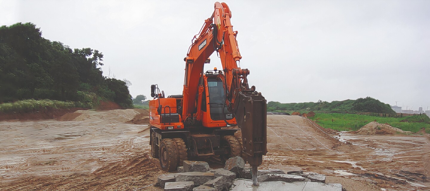 Excavator in construction area, relevant to monitoring critical infrastructure projects with AP Sensing fiber optic sensing Excavator in construction area, relevant to monitoring critical infrastructure projects with AP Sensing fiber optic sensing