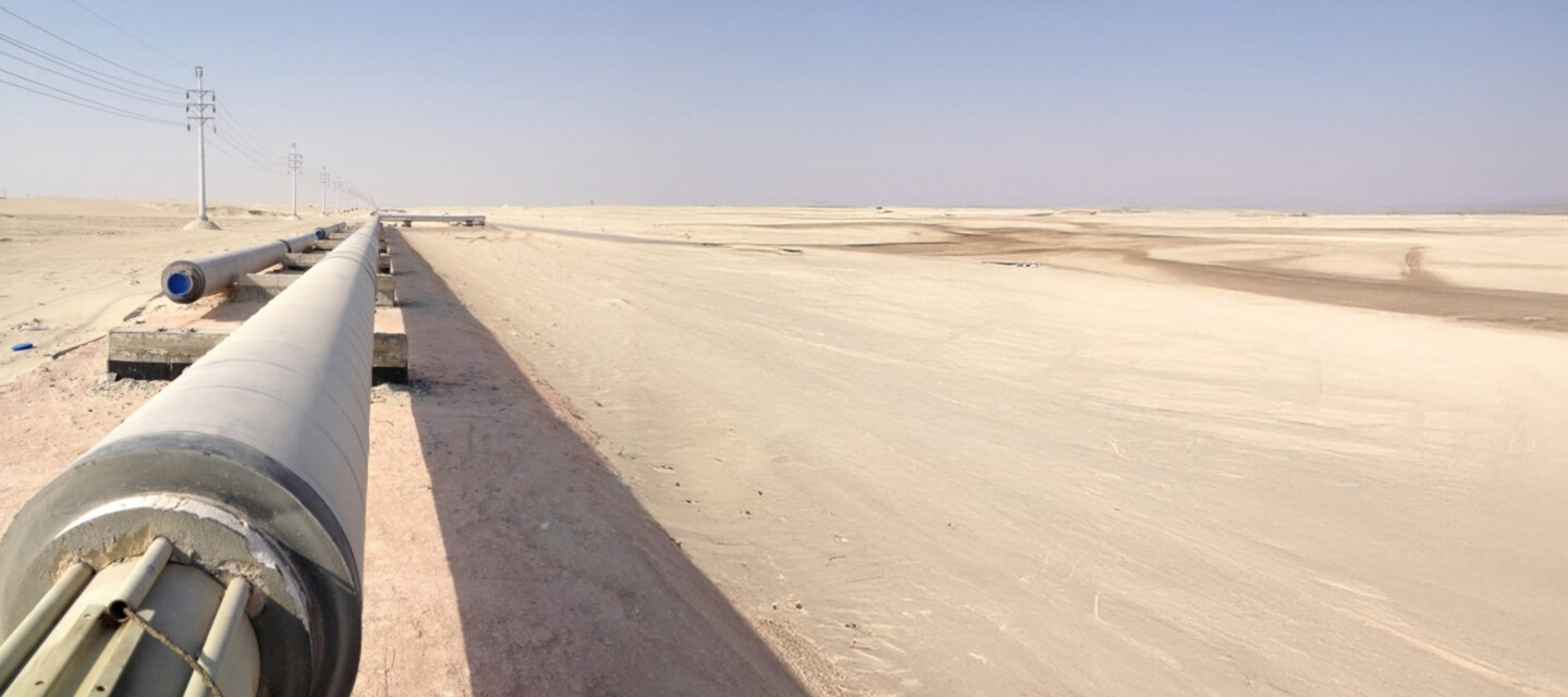 Critical infrastructure monitoring with AP Sensing: Pipelines and power lines in a desert landscape Critical infrastructure monitoring with AP Sensing: Pipelines and power lines in a desert landscape