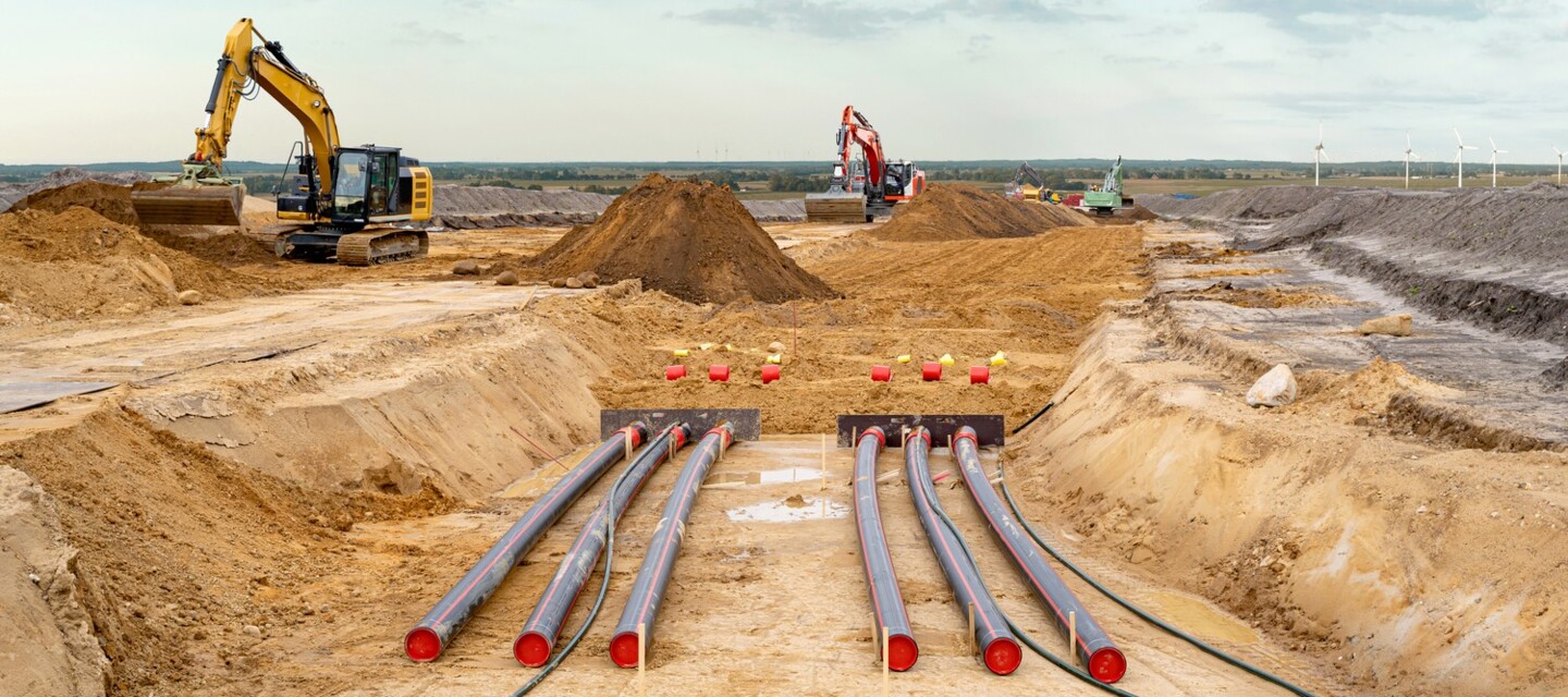 Installation of underground power cables or pipelines, infrastructure suitable for AP Sensing fiber optic monitoring solutions Installation of underground power cables or pipelines, infrastructure suitable for AP Sensing fiber optic monitoring solutions