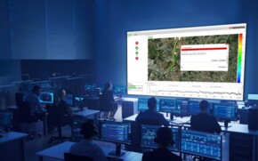 Control room displays SmartVision Alarm Management on the screen
