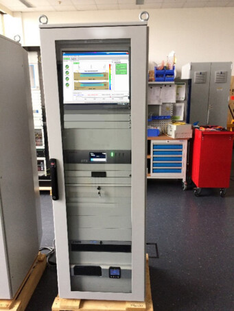 AP Sensing rack-mounted DTS system displaying fiber optic temperature monitoring data AP Sensing rack-mounted DTS system displaying fiber optic temperature monitoring data
