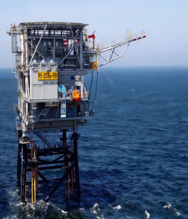Offshore oil and gas platform, monitored by AP Sensing's fiber optic sensing solutions