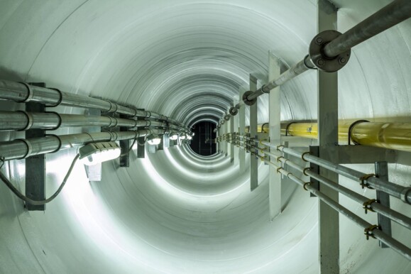 Underground_cables_shutterstock_137000492_lowres