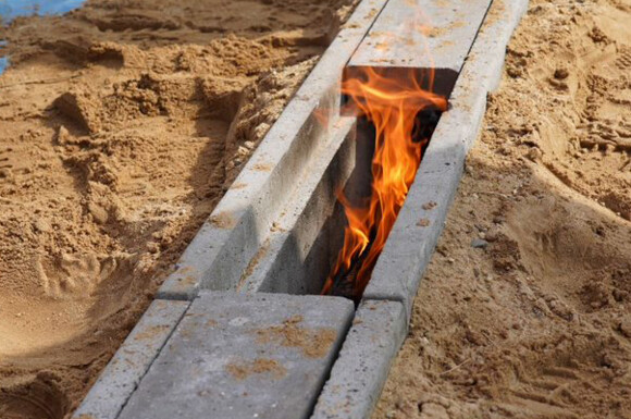 Monitoring fire along buried infrastructure using AP Sensing's distributed fiber optic sensing systems Monitoring fire along buried infrastructure using AP Sensing's distributed fiber optic sensing systems