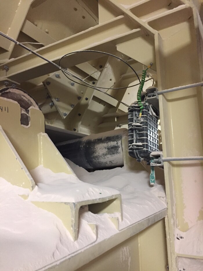 Conveyor belt monitoring