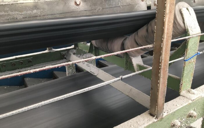 Figure 2: Cable installation (black), attached to the tension wire Linear heat detection monitoring industrial conveyor belts for overheating and asset safety