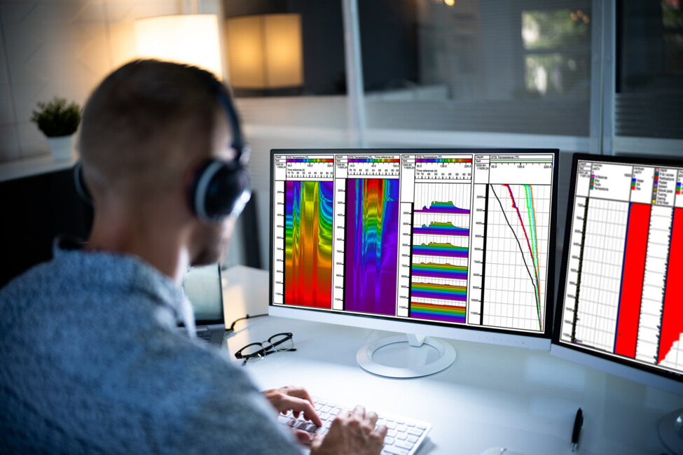 Analyse von faseroptischer Sensorik-Datenvisualisierung auf Bildschirm - relevant für AP Sensing Lösungen Analyse von faseroptischer Sensorik-Datenvisualisierung auf Bildschirm - relevant für AP Sensing Lösungen